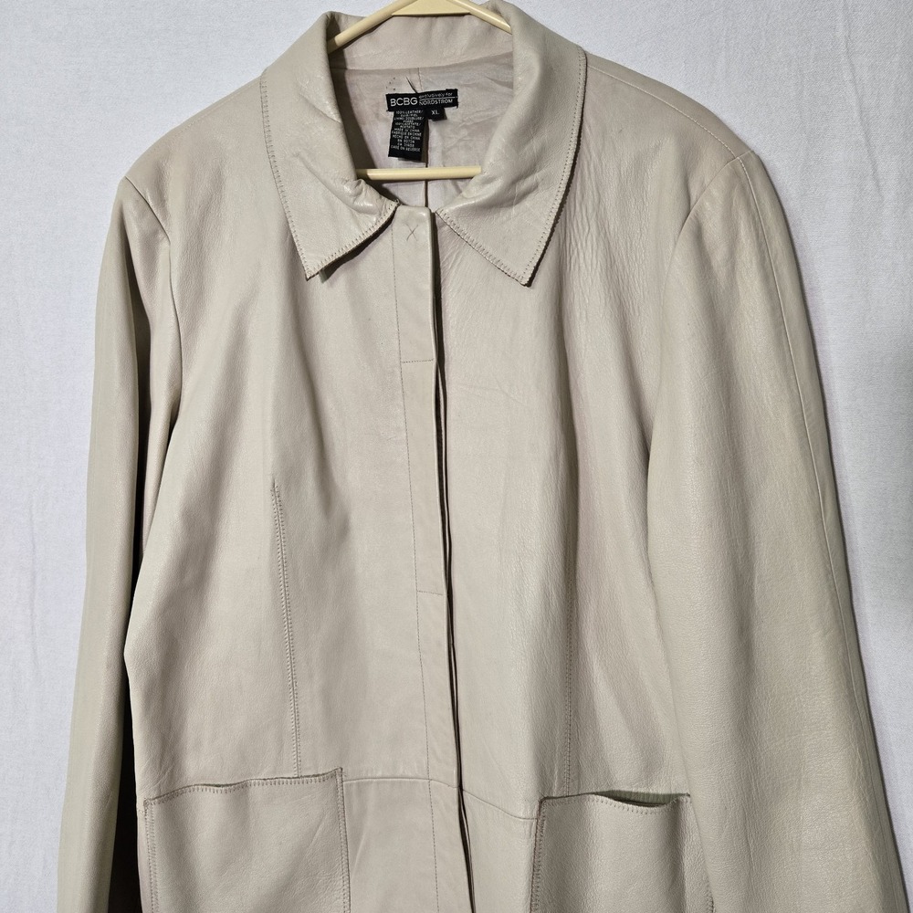 Vtg BCBG Exclusively for Nordstrom Long leather jacket Womens XL Tan Button‎ Up